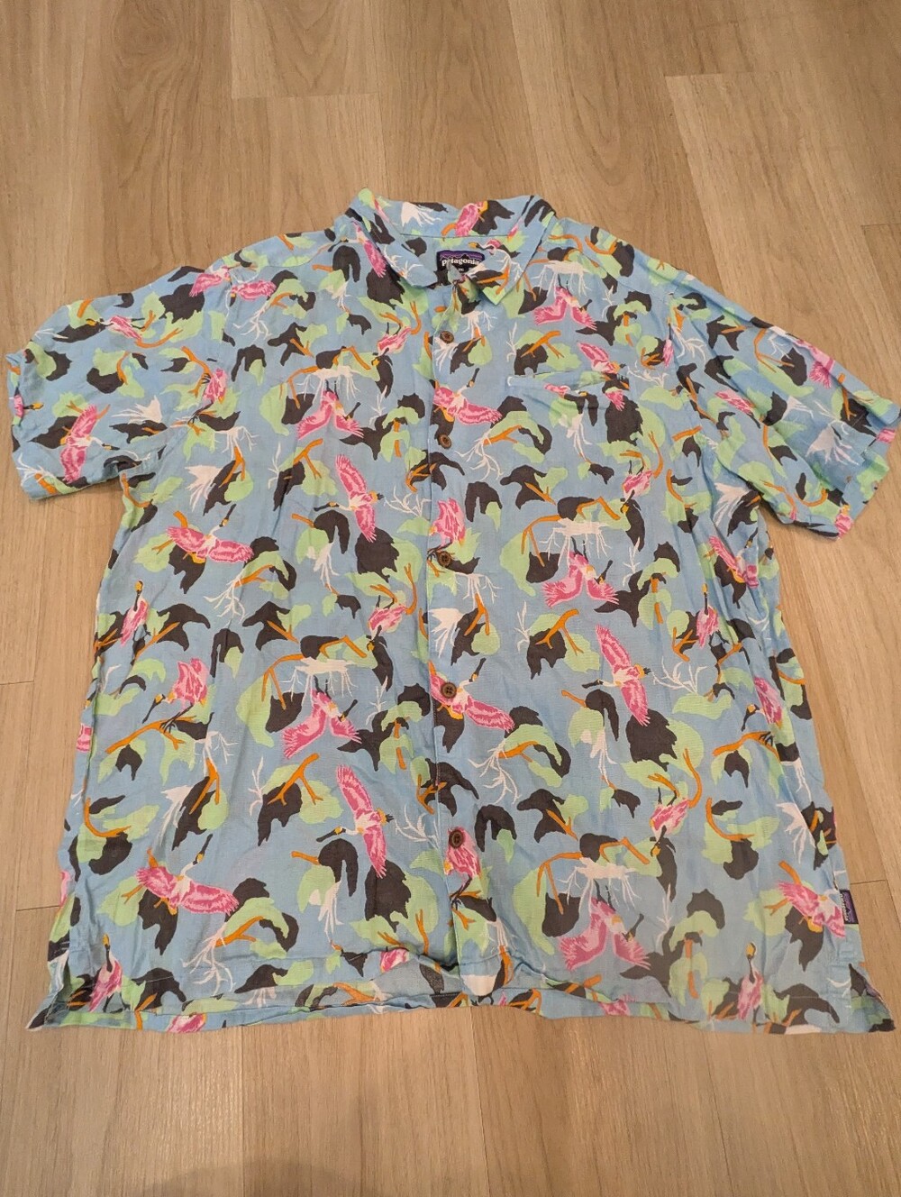 Patagonia Button Up Short Sleeve Abstract Bird Size xXl